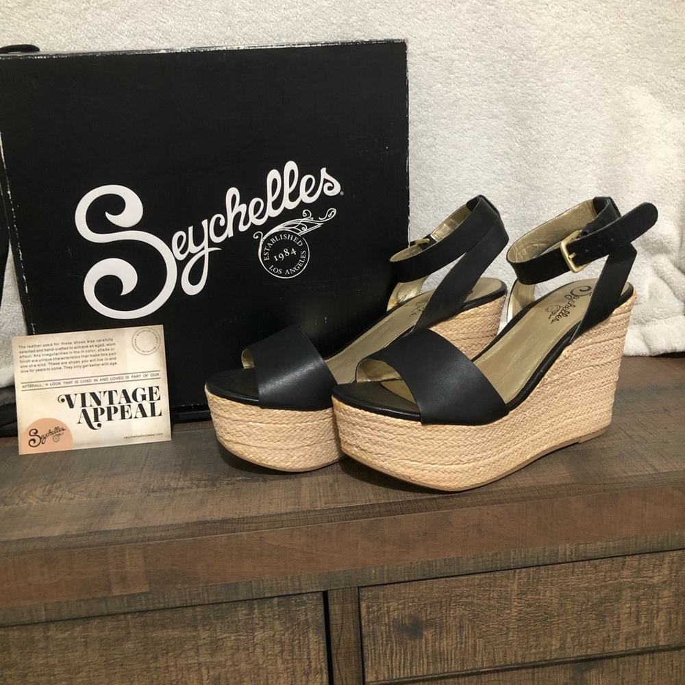 Seychelles “Edge Of Your Seat” Black Wedge